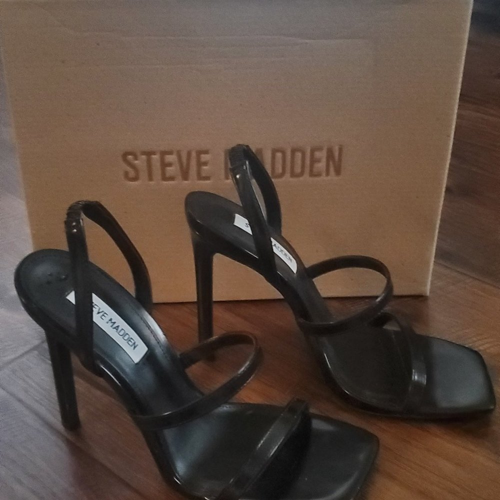 Steve Madden Grade Heel in Black Patent